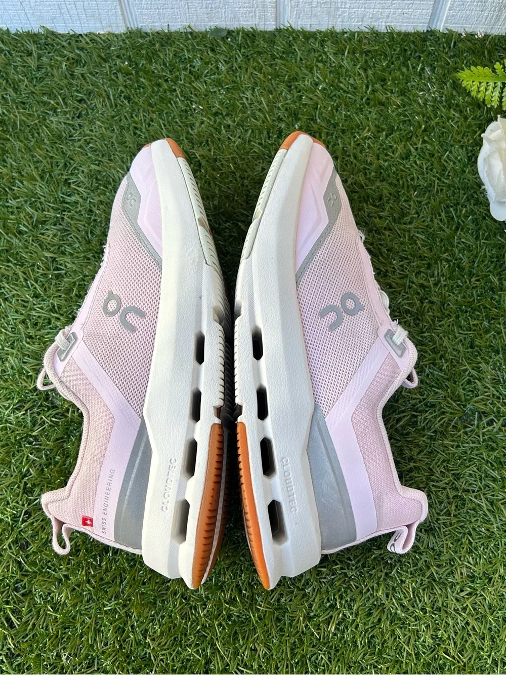 On Running Cloudnova Peony | Iceberg  $130 size kid 2 preowned